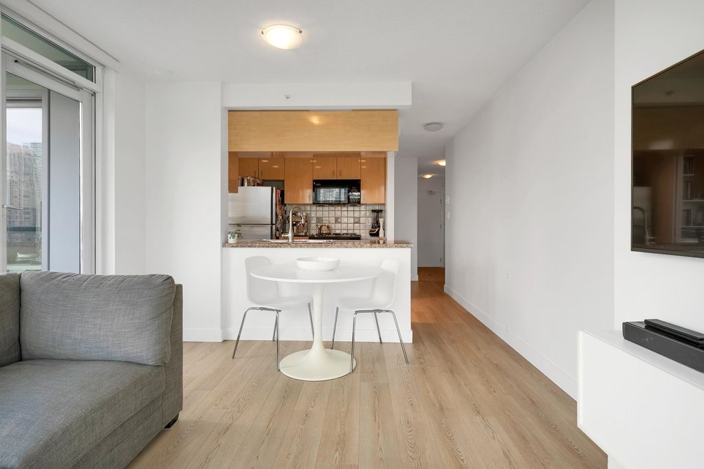 listing image 1100994114923823334