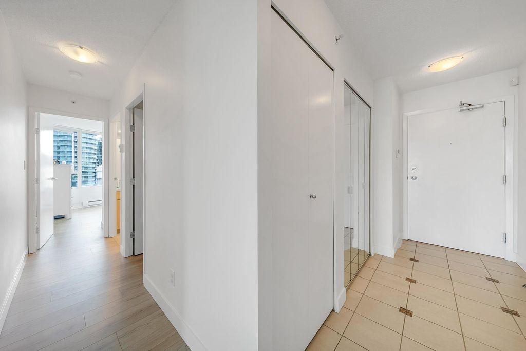 listing image 1107152652105186882