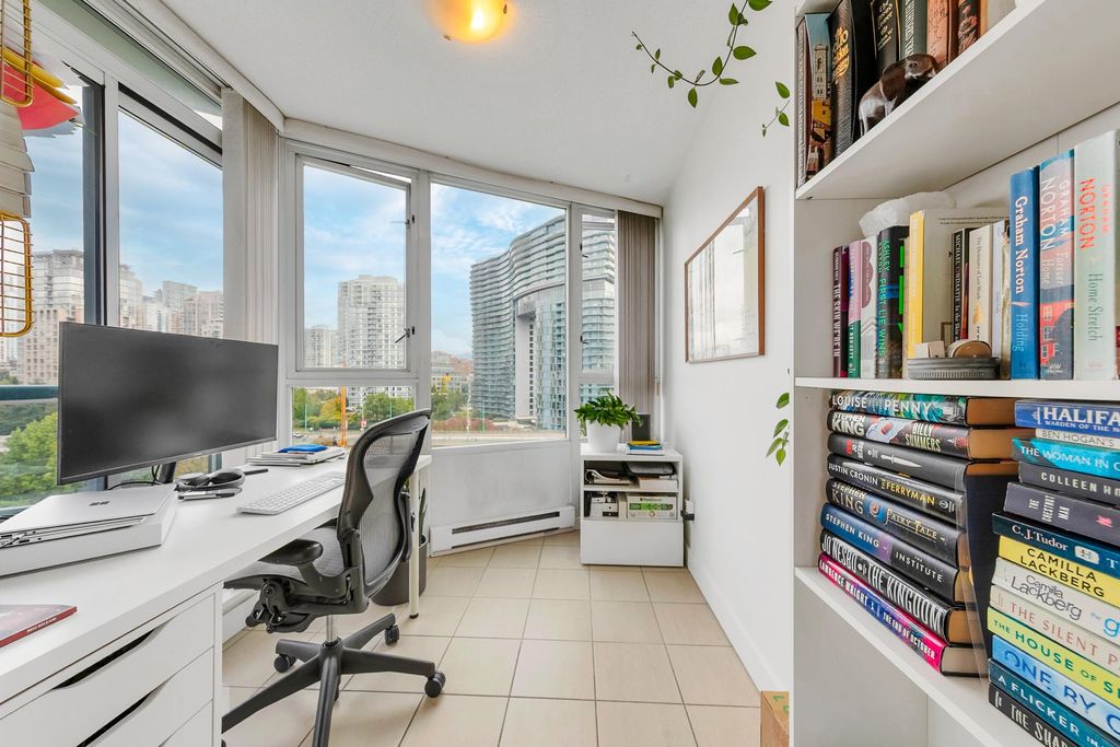 listing image 1102315573945633857