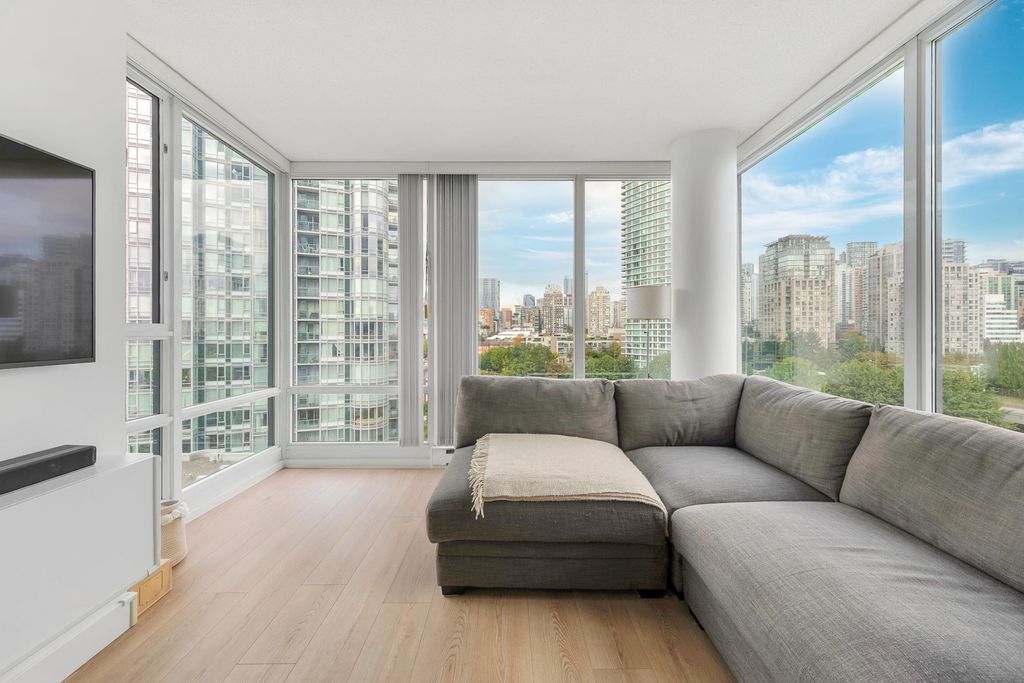 listing image 1106389985196993242