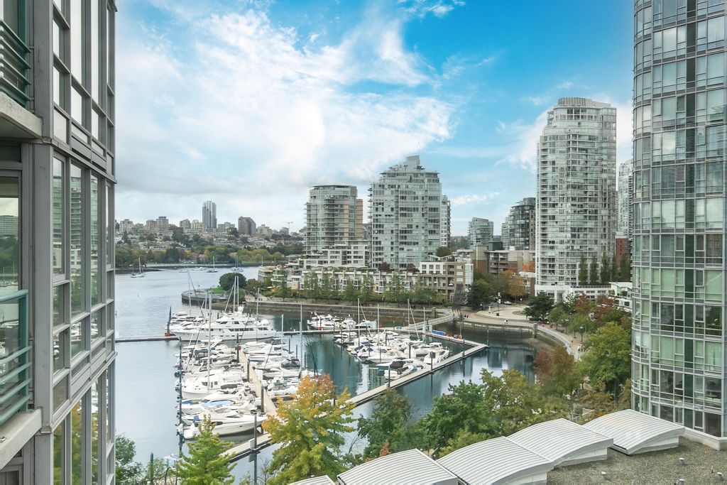 listing image 1104526103366036474