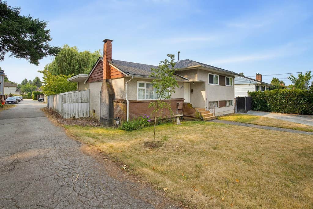 Photo of 13022 101 Avenue, Surrey, BC V3T 1L1 (MLS # R3156849)