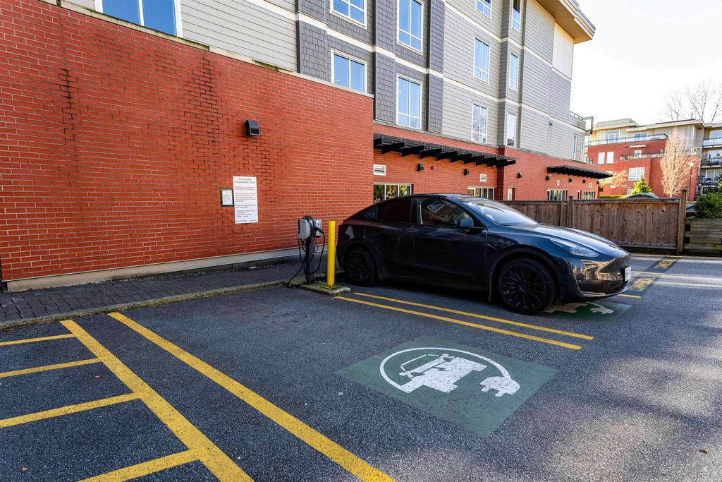 listing image 1108858166207942738