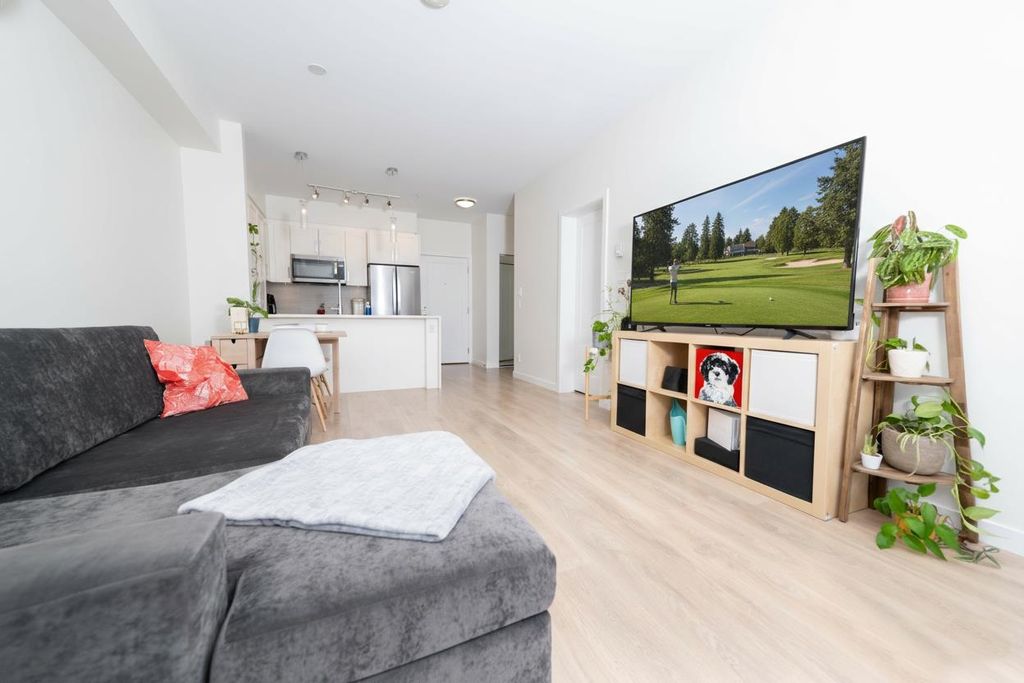 listing image 1103721420340351302