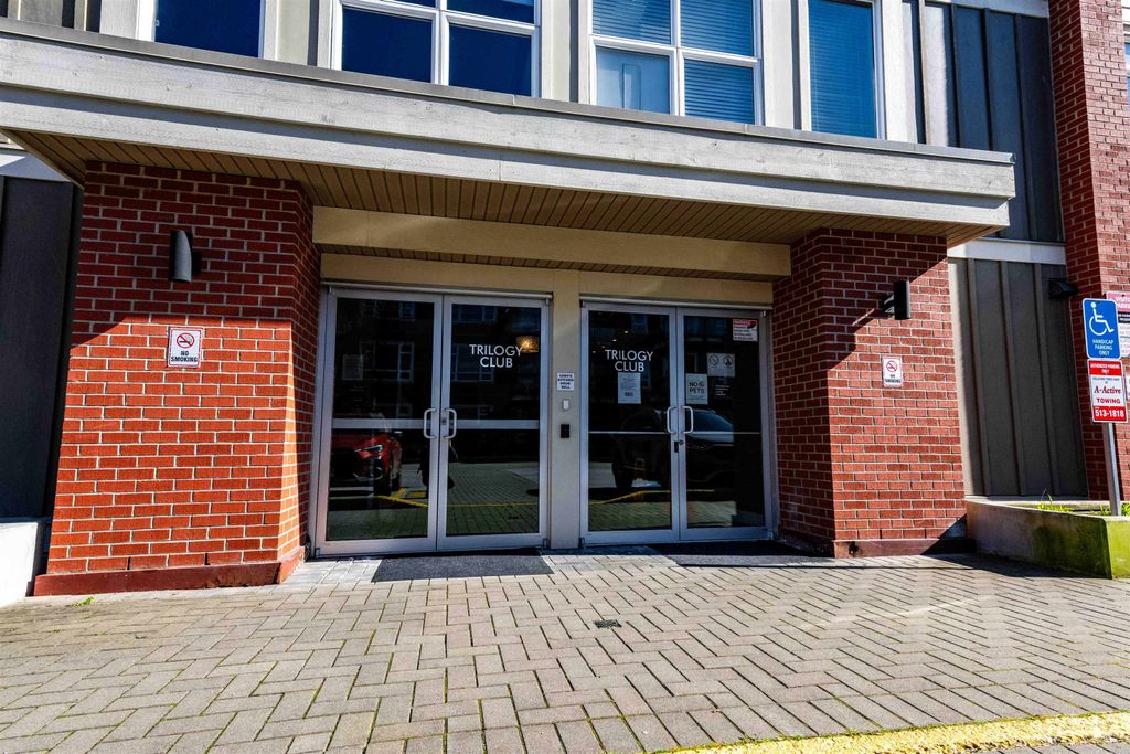 listing image 1108454972963177923