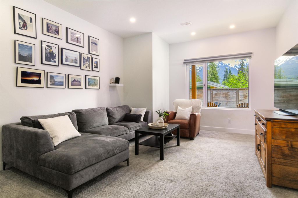 listing image 1103123555008904564