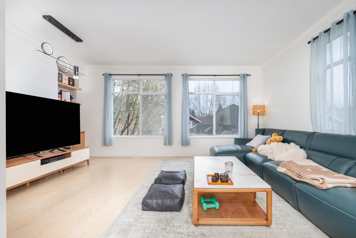 5240 Oakmount Crescent 20