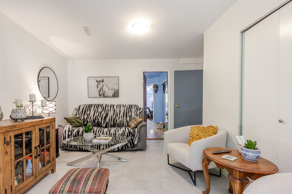 listing image 1109717159720138701