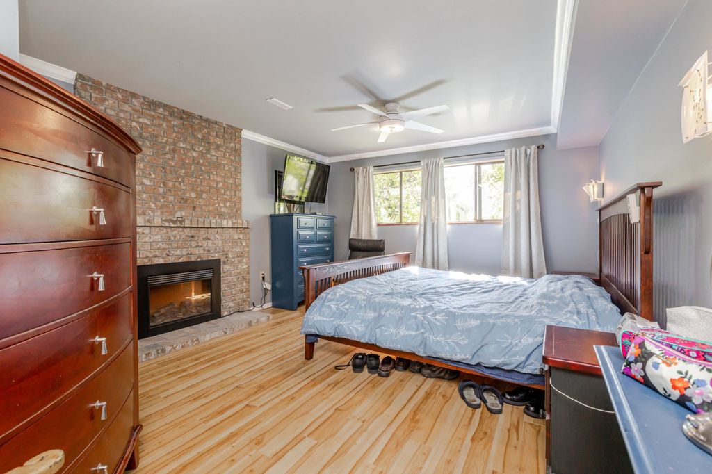 listing image 1106907681345179116