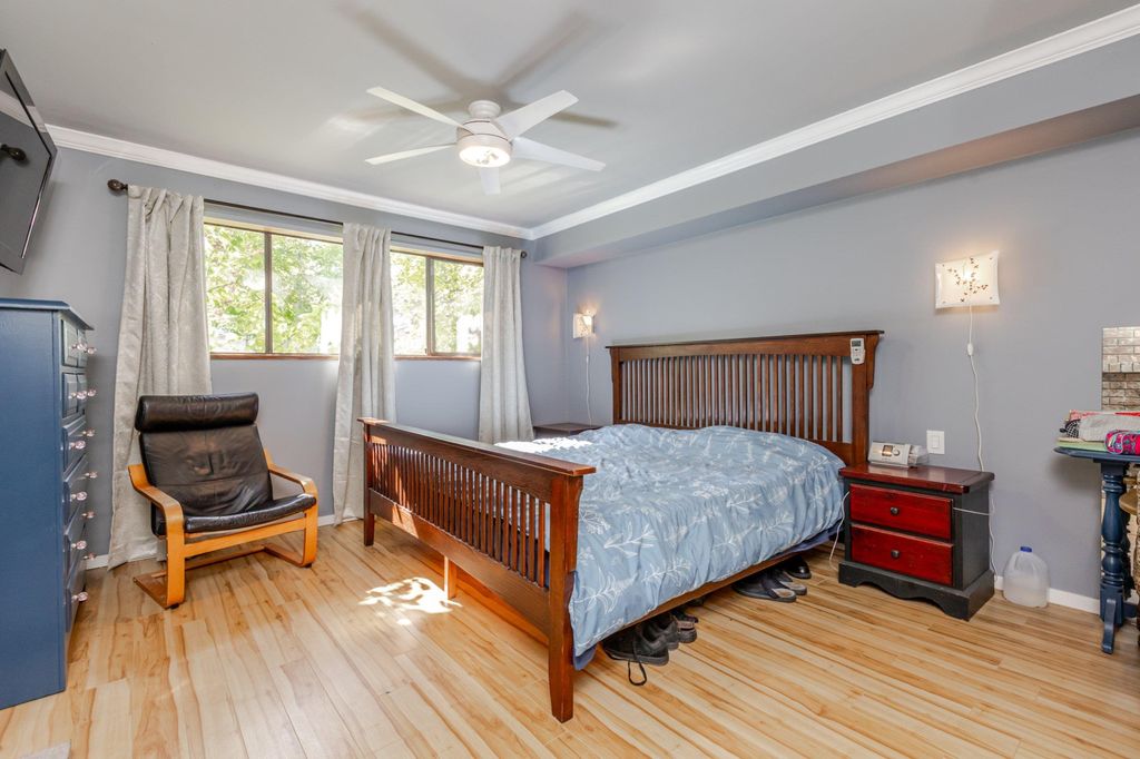 listing image 1104307267598348399