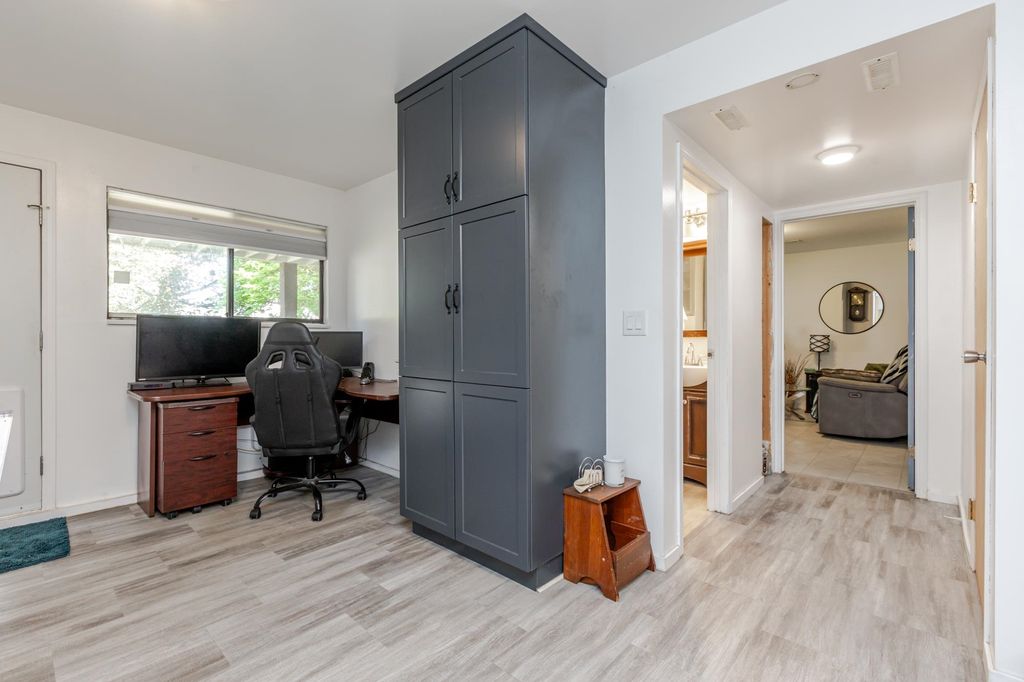 listing image 1107789006137537483