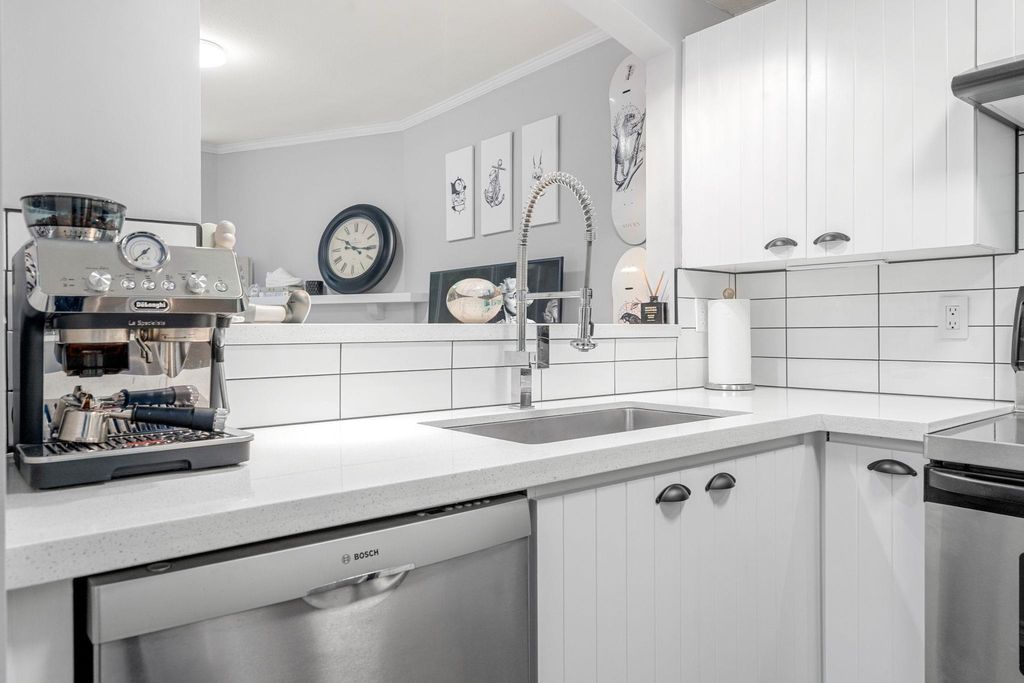 listing image 1102504575283584783