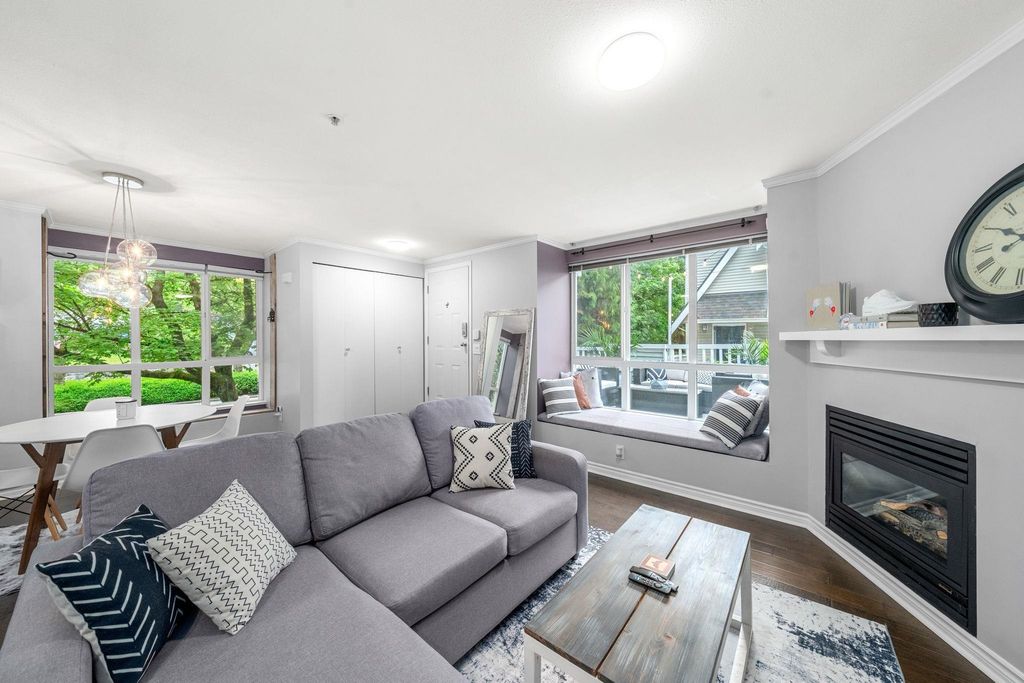 listing image 1101347094079367306