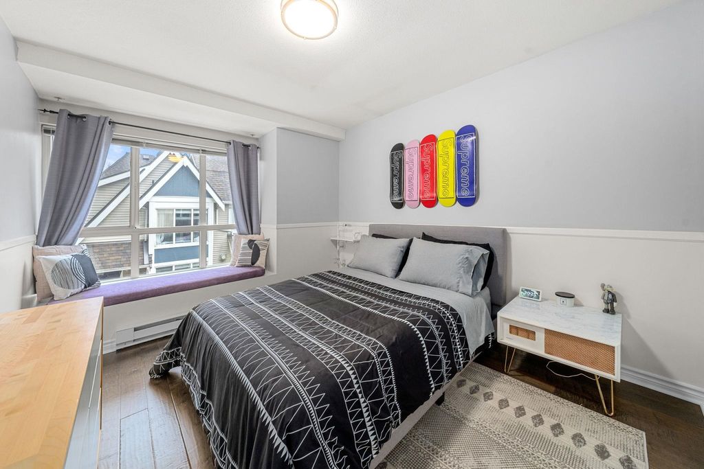 listing image 1101074455715264749