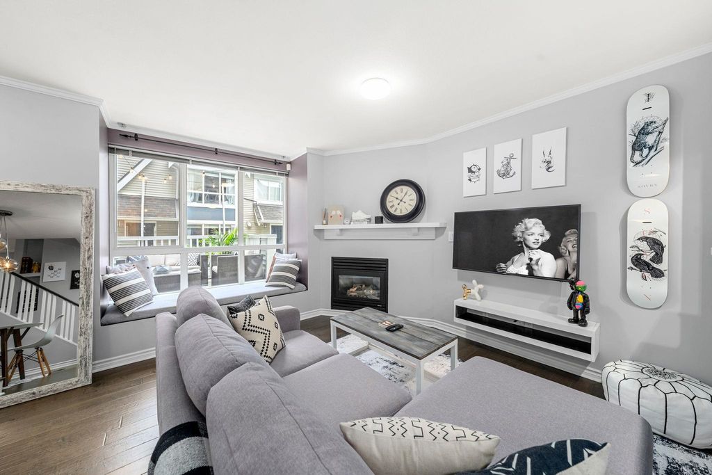 listing image 1104971335554271841