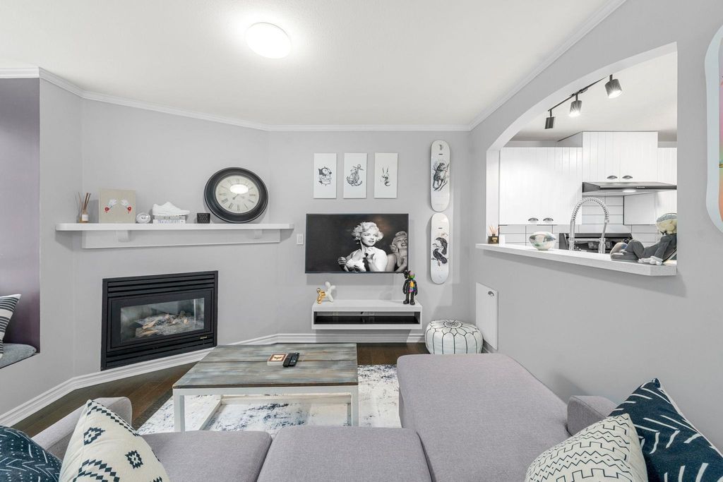 listing image 1102474669147125134
