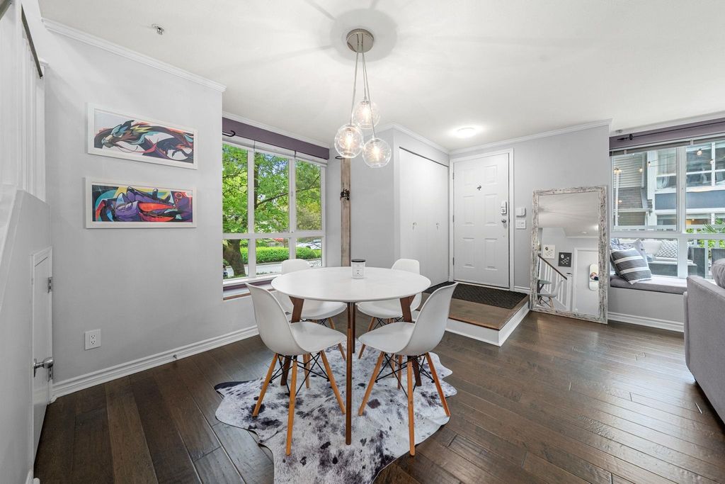 listing image 1105924187340780542