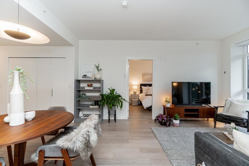 listing image 1102491920782945019