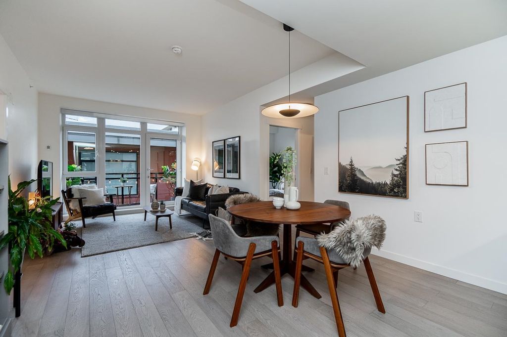 listing image 1106010358799780283