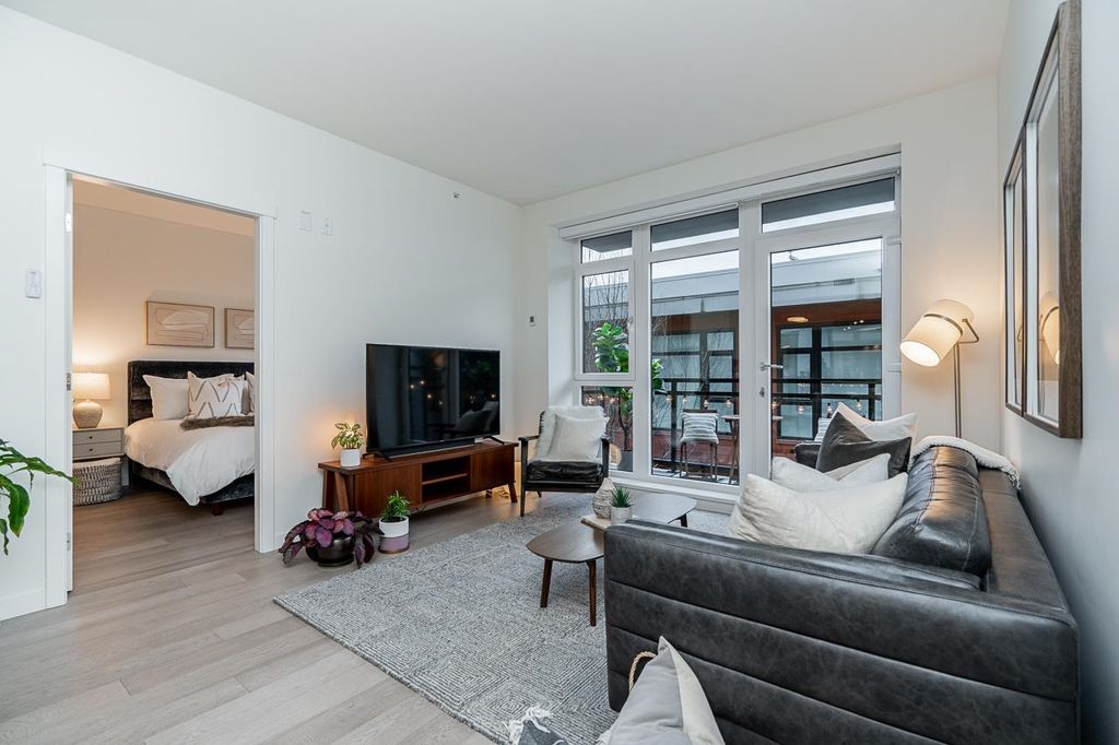 listing image 1104433008157320072