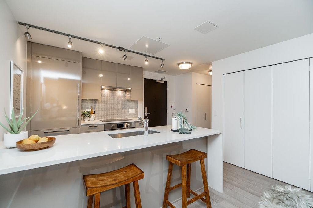 listing image 1103332215463746540