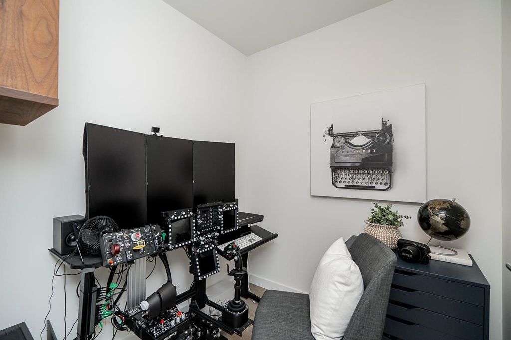listing image 1102627316978649411