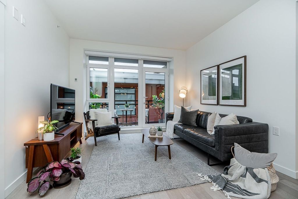 listing image 1100246965834731960