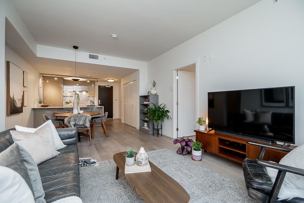 listing image 1102022115137607283