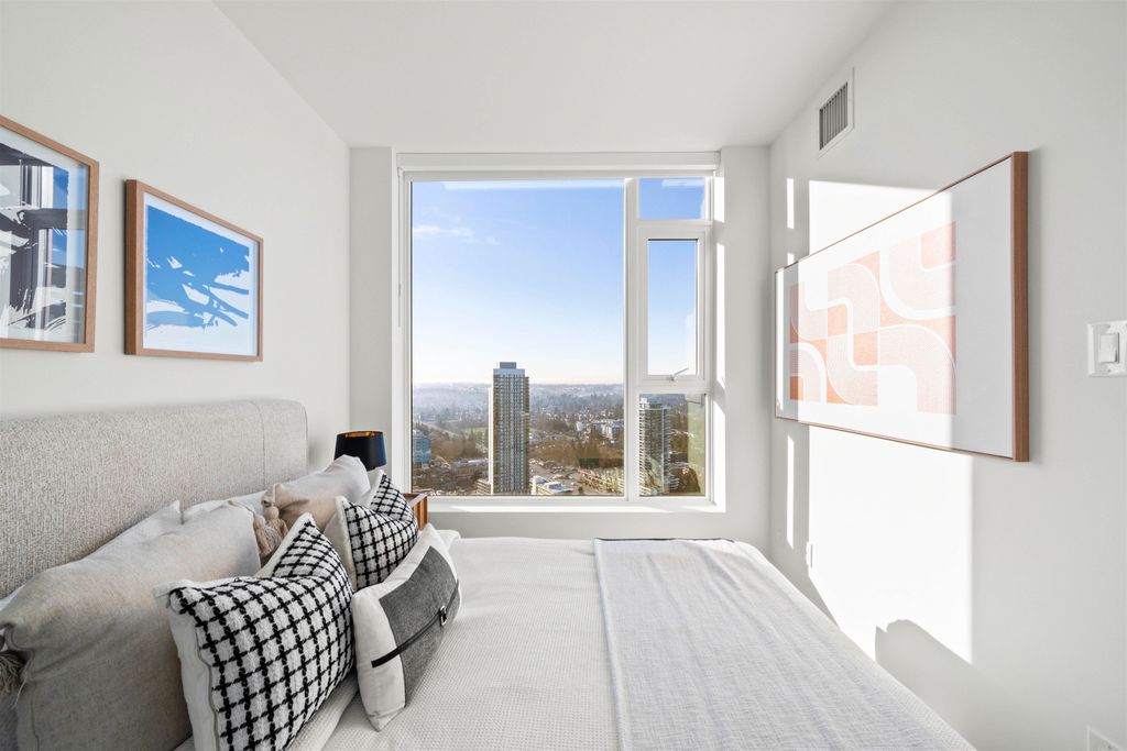 listing image 1107562316253383937