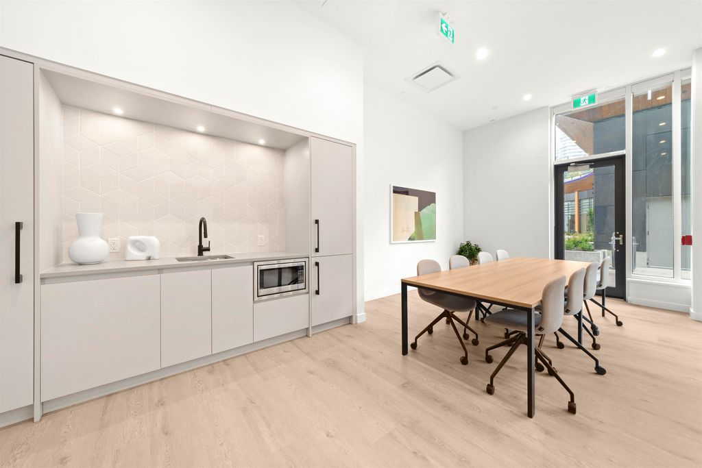 listing image 1108512124886443275