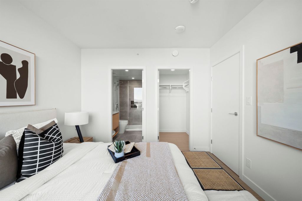 listing image 1102638982279587044