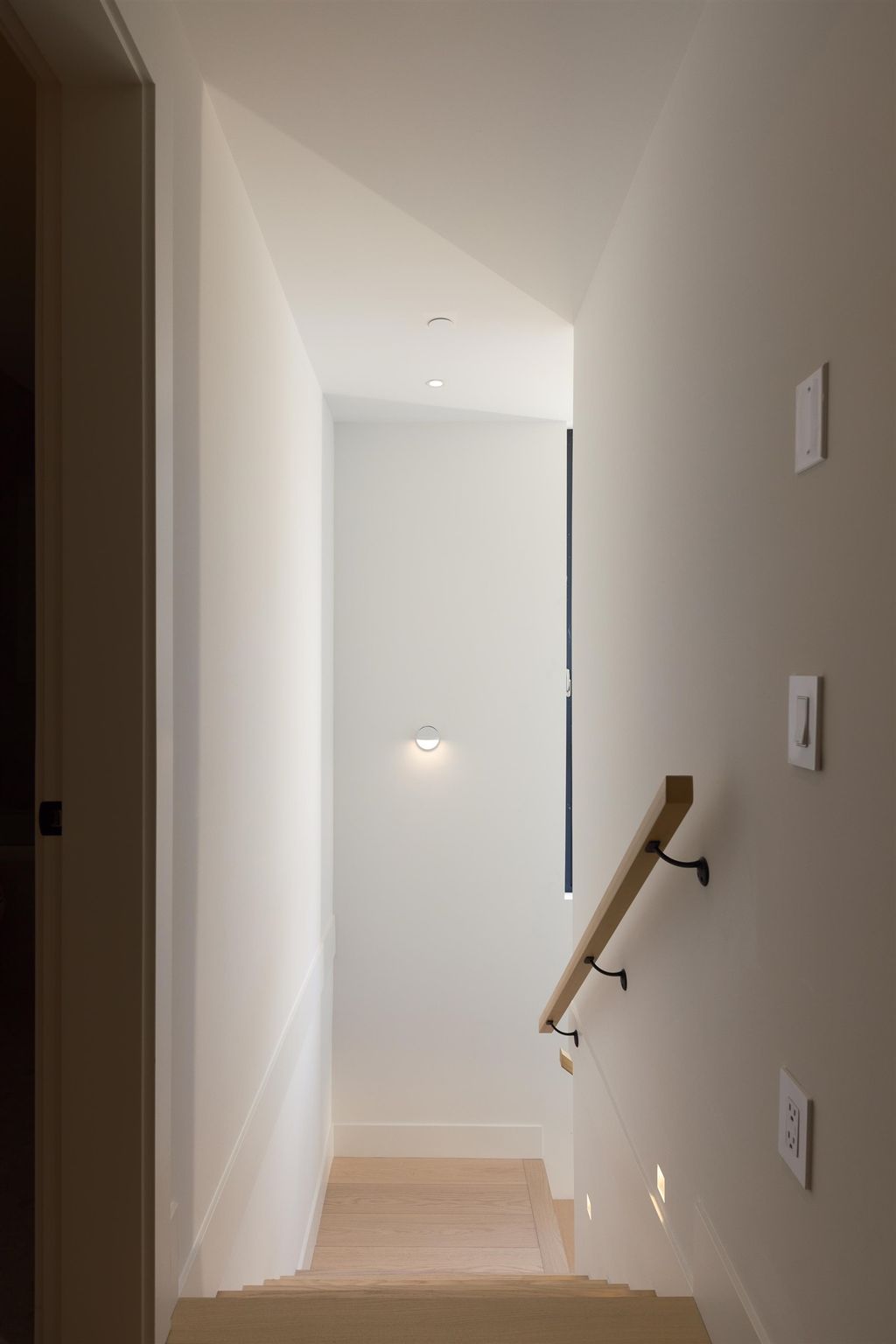 listing image 1107021499615875365