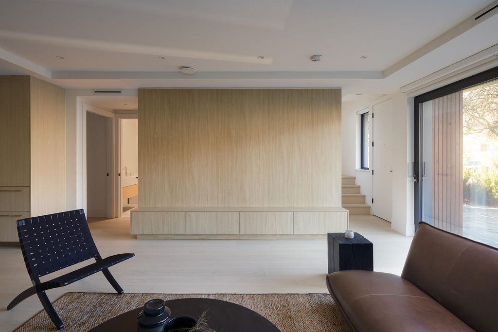 listing image 1100859029381947008