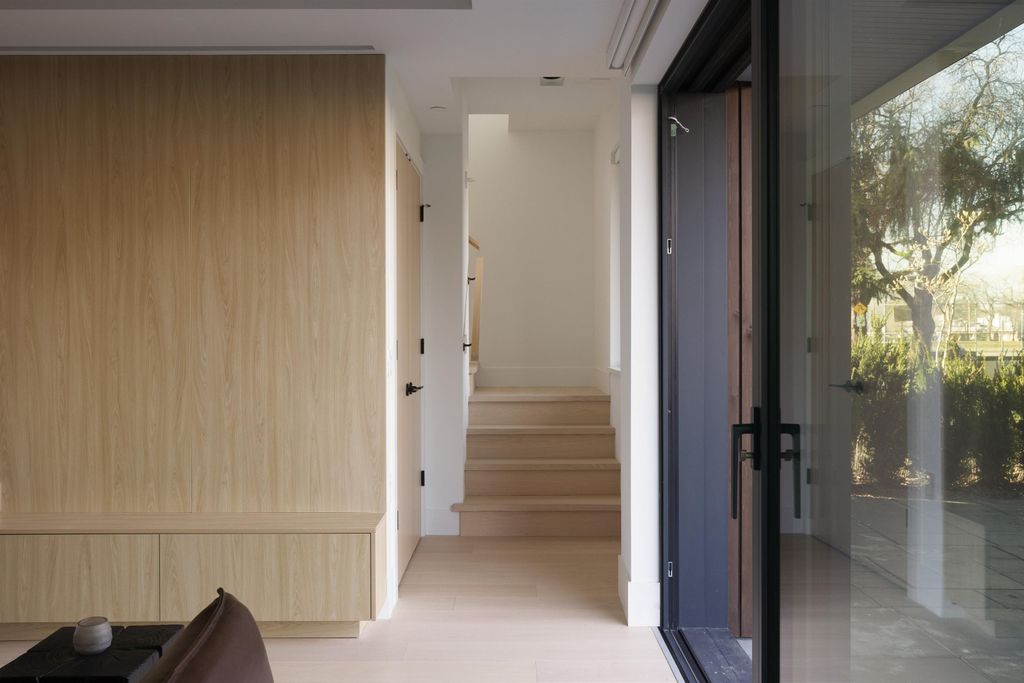 listing image 1102942558776155404