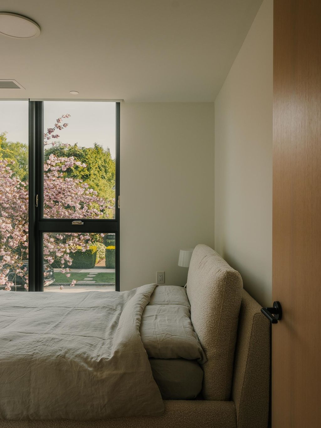 listing image 1106701344380983584