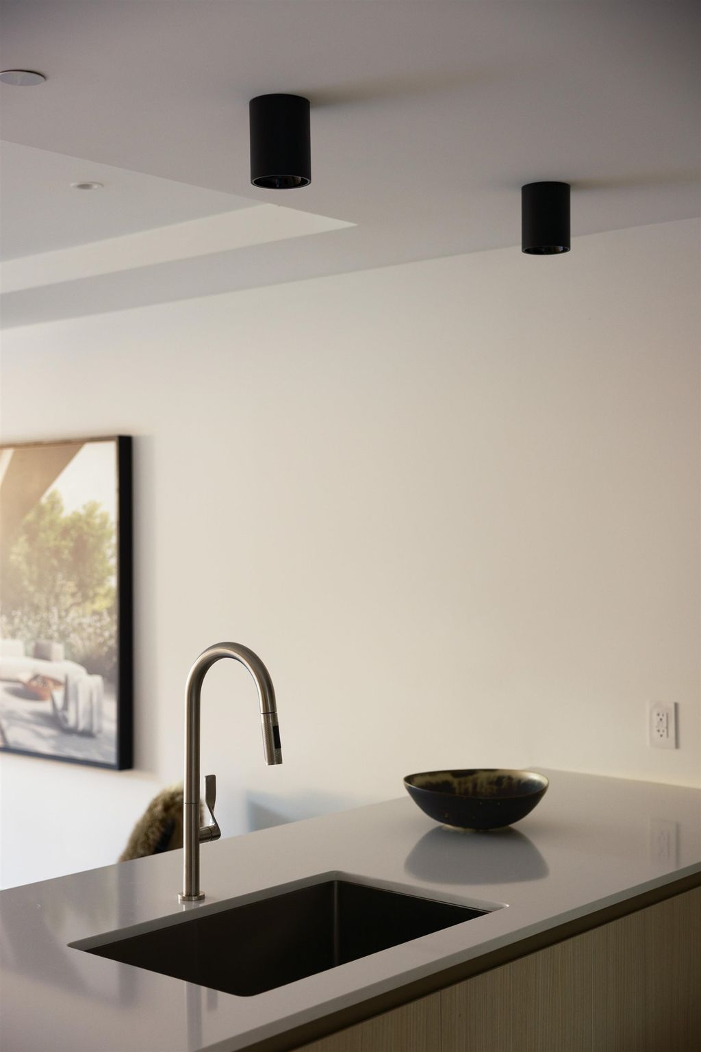 listing image 1105329542142460602