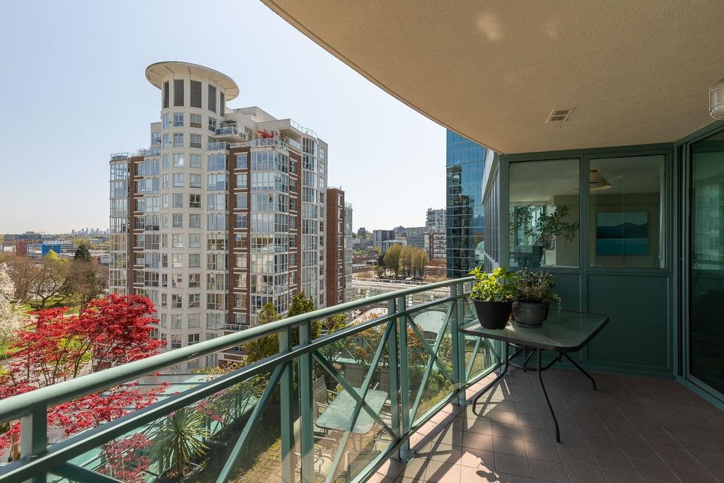 listing image 1105661334001848130