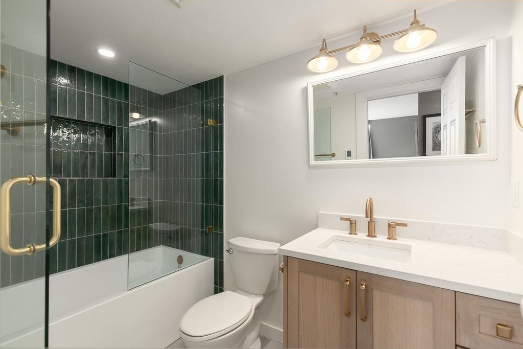 listing image 1106943831578355517