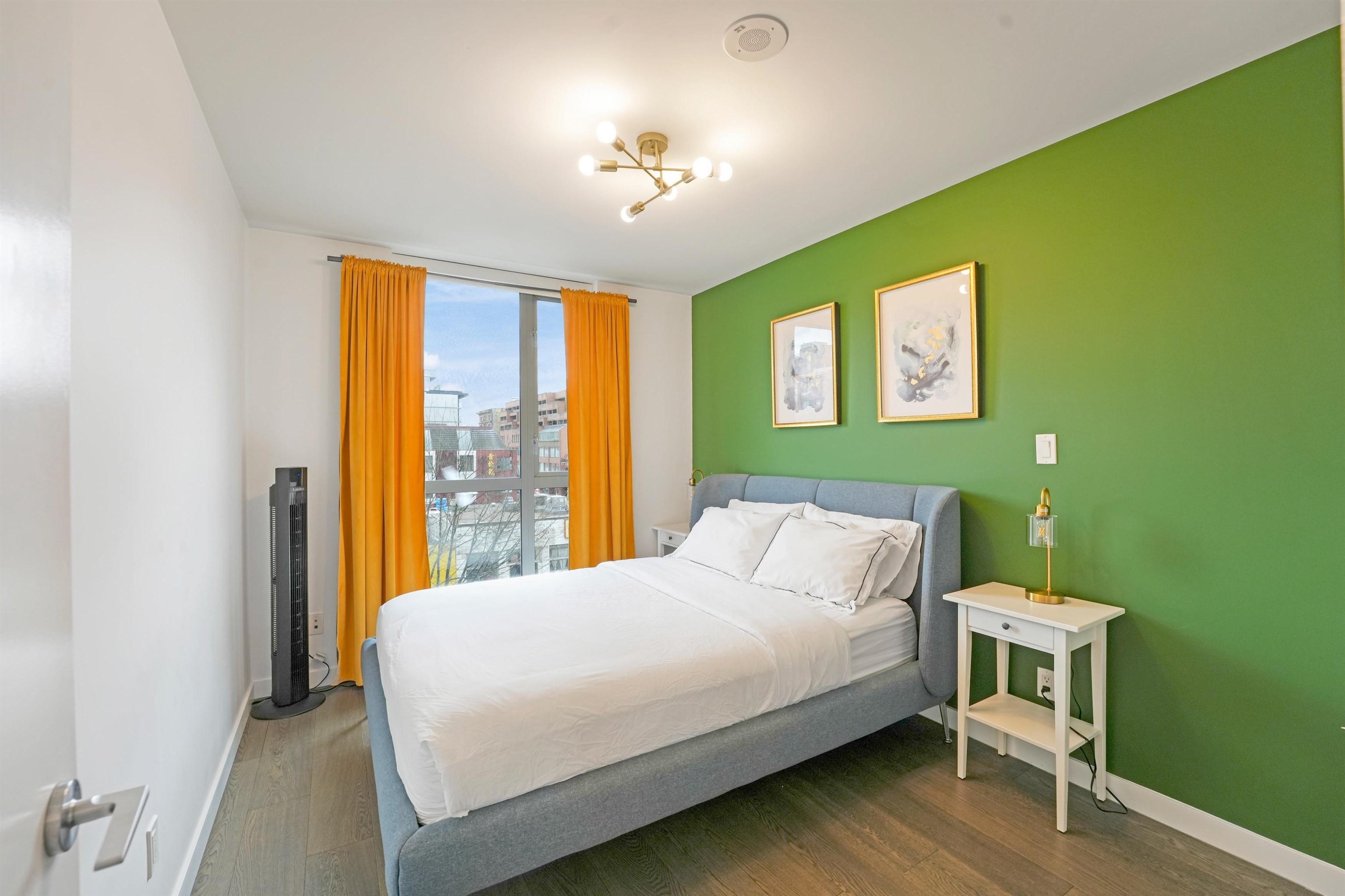 189 Keefer Street 608