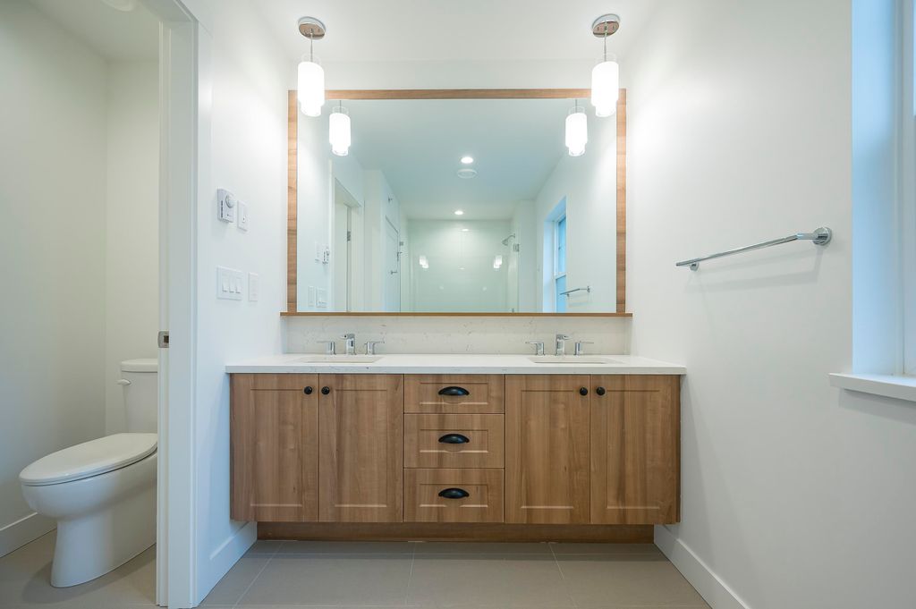 listing image 1106748912031353616