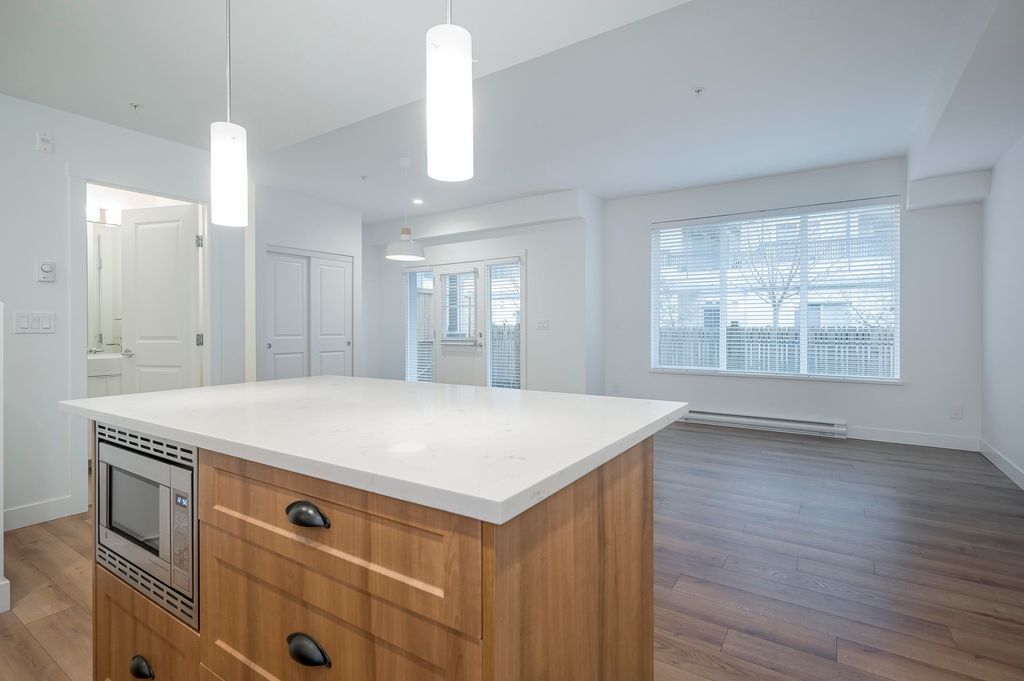 listing image 1107621644363843390