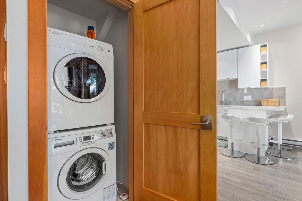 listing image 1107322716811151204