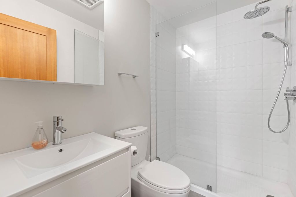 listing image 1108683243579895695