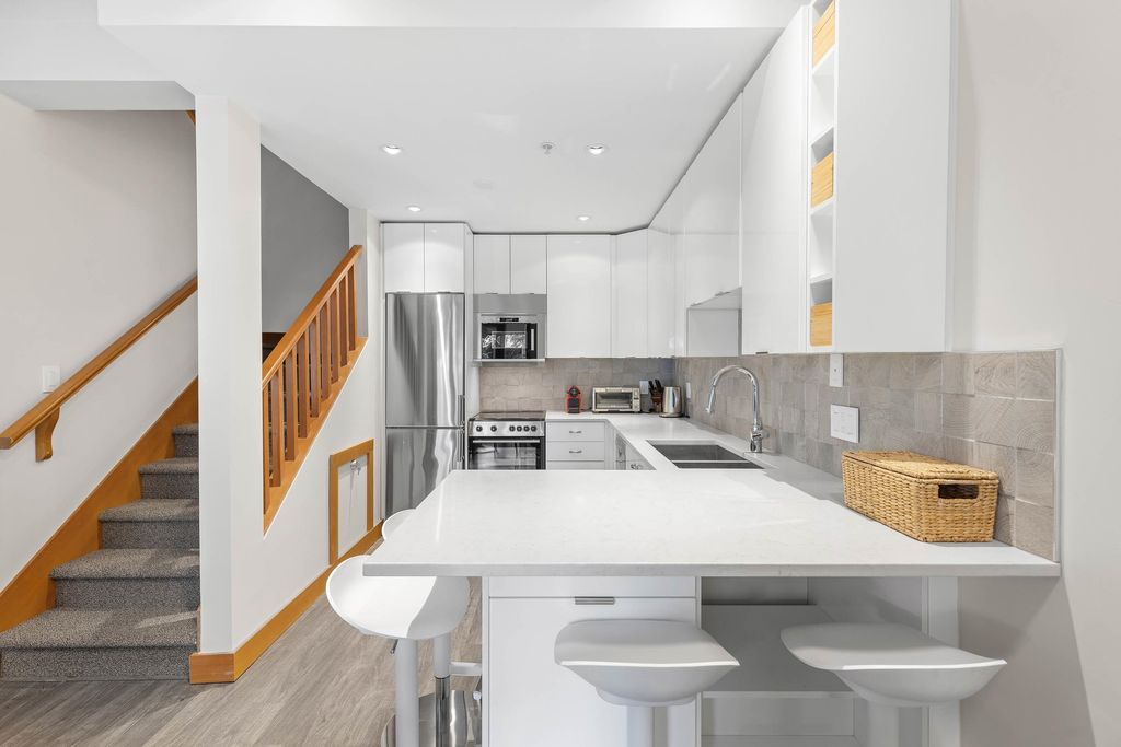 listing image 1109725767165861514