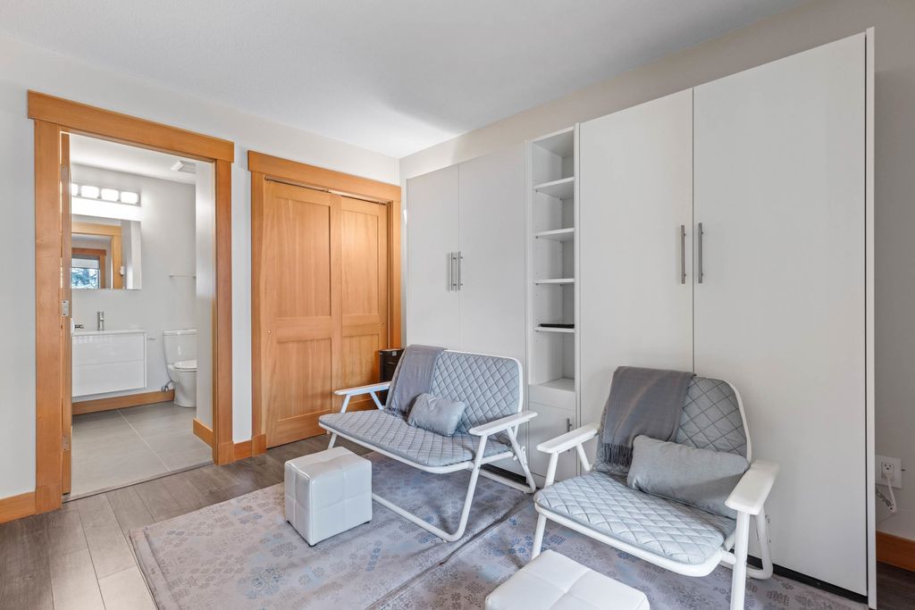 listing image 1104962616427977934