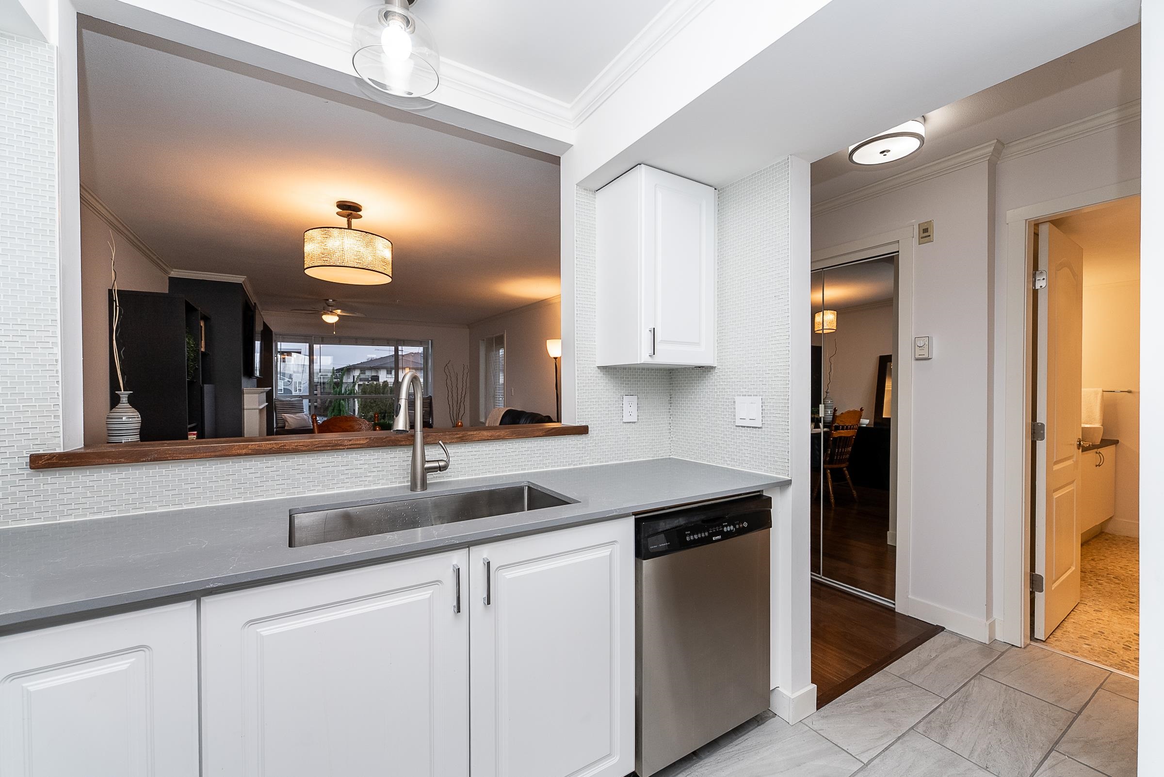 2340 Hawthorne Avenue 305