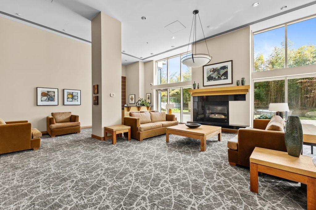 listing image 1102635940628390780