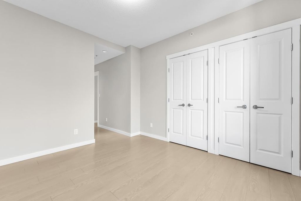listing image 1100282564316252504