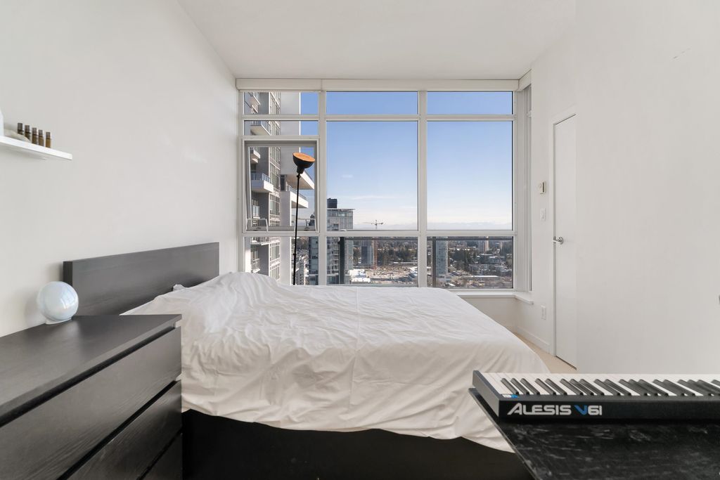 listing image 1105515994185490893