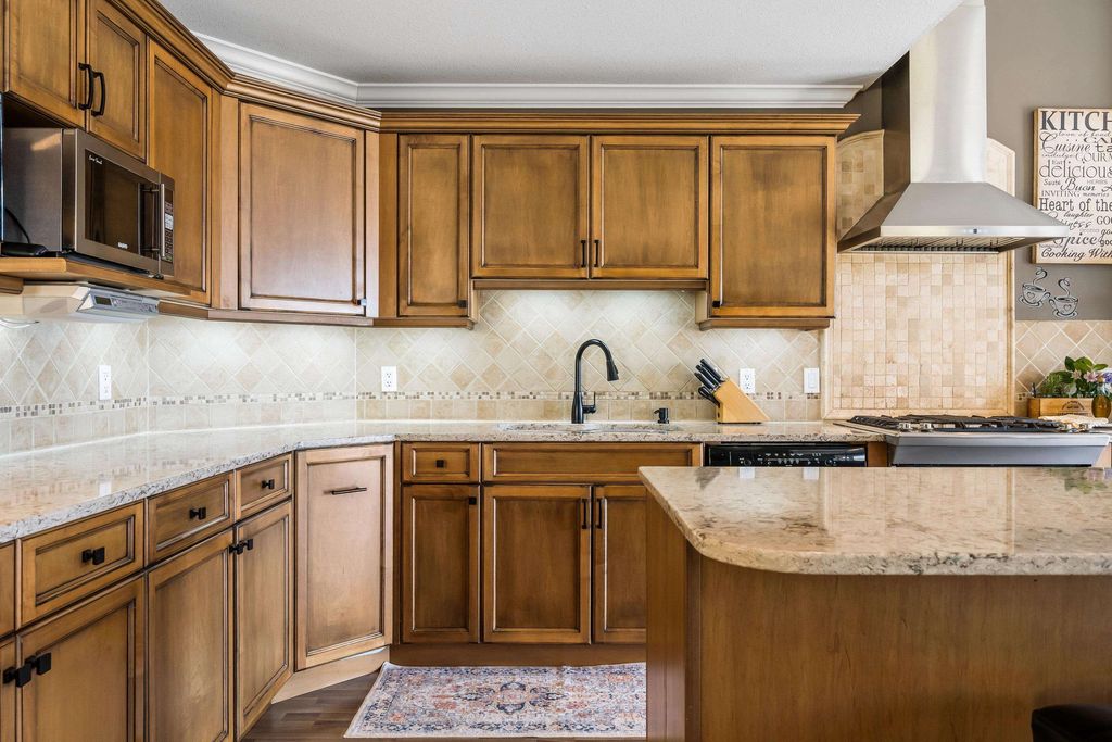 Photo of 35931 Empress Drive #11, Abbotsford, BC V3G 2M8 (MLS # R3110267)